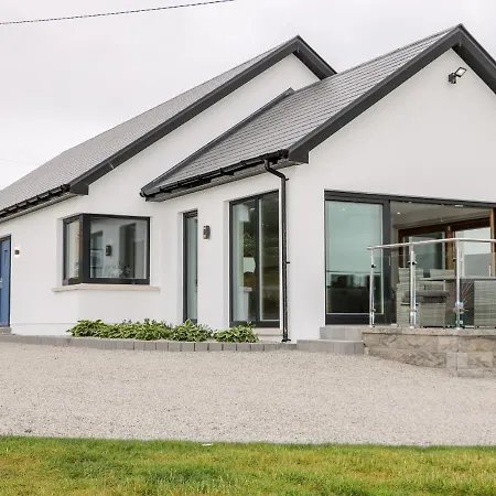 Traeannagh Bay House * 던글로